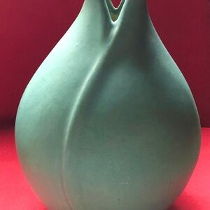 Large Teco Style ARTS CRAFTS Tulip/Onion VASE, Celadon Green Matt Glaze C1910